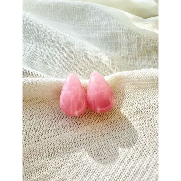 Bubblegum pink mod style dangle earrings - Picture 2 of 2